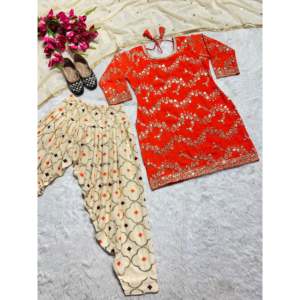 Ensemble de vêtements de fête pour femmes, haut, salwar patiala, dupatta - Product Image 1