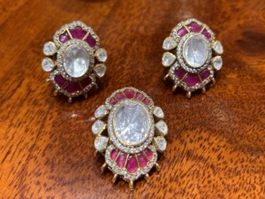 Parure de bijoux de mariage pour femme, plaqué or vintage, motif floral, collier et boucles d'oreilles, haute qualité, style classique, cadeau idéal pour les fêtes rouges - Product Image 1