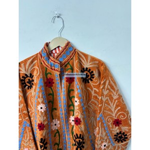 Blouson en velours brodé floral d'automne pour femme, col mandarin, manches longues, broderie artisanale - Product Image 5