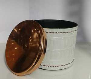 Pot à bougie en cuir noir avec couvercle en or rose - Product Image 5
