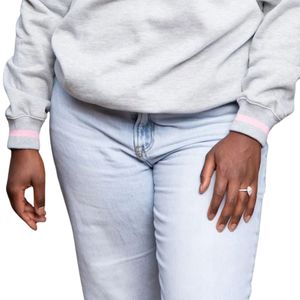 Sudadera Doctoredd It AKA Grey, Unisex, Cuello Redondo, Diseño Gráfico, Algodón Premium, Informal, Elegante y Cómoda - Product Image 6