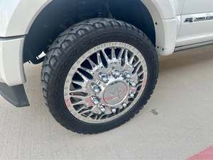 Ford F450 Limited Usado del 2021 - Product Image 3
