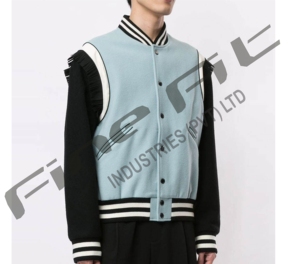 เสื้อแจ็คเก็ตวาร์ซิตี้ปักลายตามสั่งสำหรับผู้ชาย แบบติดกระดุมด้านหน้า สำหรับฤดูใบไม้ร่วง ผ้าควิลท์มาตรฐาน ทำจากขนสัตว์/วิสโคส โพลีเอสเตอร์ เป็นมิตรกับสิ่งแวดล้อม - Product Image 1
