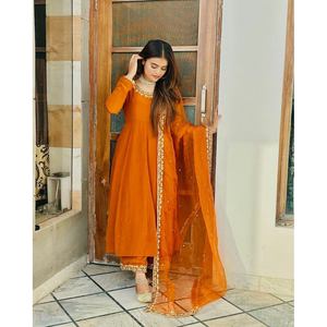 Ensemble tendance haut en georgette brodé et palazzo avec dupatta orange - Product Image 1