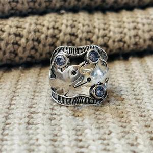 Fashionable Latest Amethyst Dolphin <b>Ring</b> Silver Plated Hollow <b>Ring</b> <b>Chunky</b> Cocktail <b>Ring</b> Dainty Dolphin Wholesale <b>Ring</b> For Women - Product Image 1