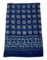 Couette traditionnelle en coton Kantha du Rajasthan, motif floral bleu, cousue à la main, écologique, pliée, décoration d'intérieur, toutes saisons