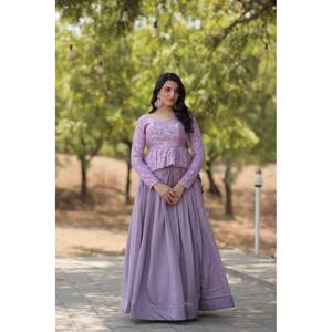 Conjunto de Top y Lehenga de Lentejuelas Color Lavanda para Mujer, Ropa de Trabajo y Fiesta - Product Image 2