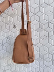 Nuevo Bolso de Hombro de Cuero Tallado, Elegante y Moderno, Bolso de Viaje de Cuero Genuino, Fácil de Llevar, Multiusos - Product Image 3