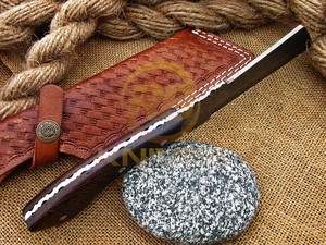Couteau de chasse en acier Damas personnalisé, avec manche en bois et étui en cuir, outil de survie en plein air, vente chaude - Product Image 3