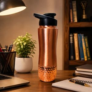 Bouteille d'eau classique en cuivre poli avec bouchon sport pour la maison et l'extérieur, étanche et pour une hydratation saine - Product Image 2