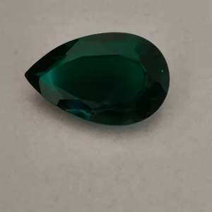 Varias piedras preciosas sueltas de esmeralda verde en forma de pera, esmeraldas cultivadas en laboratorio, hechas a mano para la fabricación de joyas. - Product Image 3