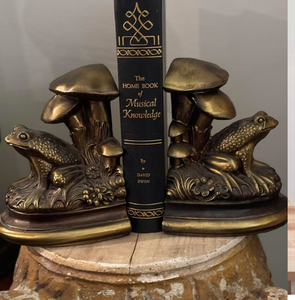 ที่คั่นหนังสือรูปหอยทากทองเหลืองขัดเงาอย่างสวยงาม เส้นโค้งที่เรียบเนียนและรูปทรงเปลือกหอยแบบเกลียวที่เป็นเอกลักษณ์ มีจำหน่ายในราคาขายส่ง - Product Image 4