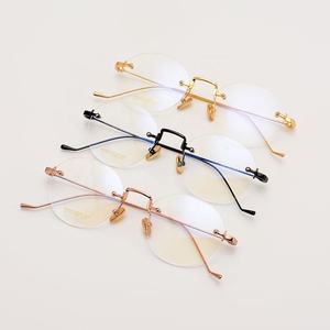 Monturas de Gafas de Titanio sin Aro, Totalmente en Stock, Proveedor Rápido, <span class=keywords><strong>Descuento</strong></span> de Fábrica, Venta al por Mayor y al Detal, Logotipo Personalizado, Monturas de Gafas en Stock - Product Image 2