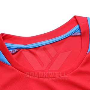 Tenue de football active en polyester respirant à séchage rapide, impression personnalisée pour l'entraînement en équipe, les matchs et l'usage quotidien - Product Image 3