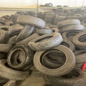Pneus d'occasion fiables à prix avantageux, avec différentes tailles, motifs de bande de roulement et états, adaptés aux différents besoins routiers et de véhicules. - Product Image 3