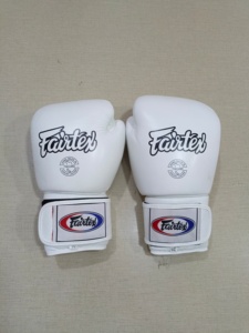 นวมชกมวย Fairtex ปักโลโก้และออกแบบได้ตามต้องการ คุณภาพดี ผลิตจากหนังแท้ รุ่น RL-BG-273 - Product Image 1