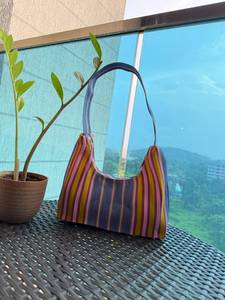 Sac à main en nylon recyclé pour femme, sac seau à deux poignées, mignon, pour usage quotidien, rose, gris, noir, blanc, marron, beige, couleurs personnalisées - Product Image 2