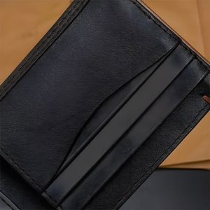 Portefeuille pour homme noir à motif vieilli, fentes incurvées pour cartes, bande fine pour billets, luxe, qualité supérieure, cuir lisse, logo personnalisé - Product Image 3