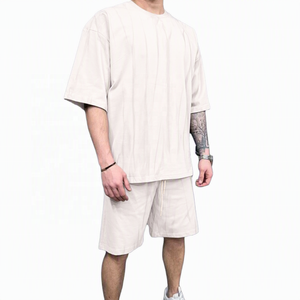 Ensembles décontractés sur mesure OEM/ODM pour hommes : T-shirts et shorts 100 % coton épais, coupe ample et oversize, séchage rapide, collection automne - Product Image 2