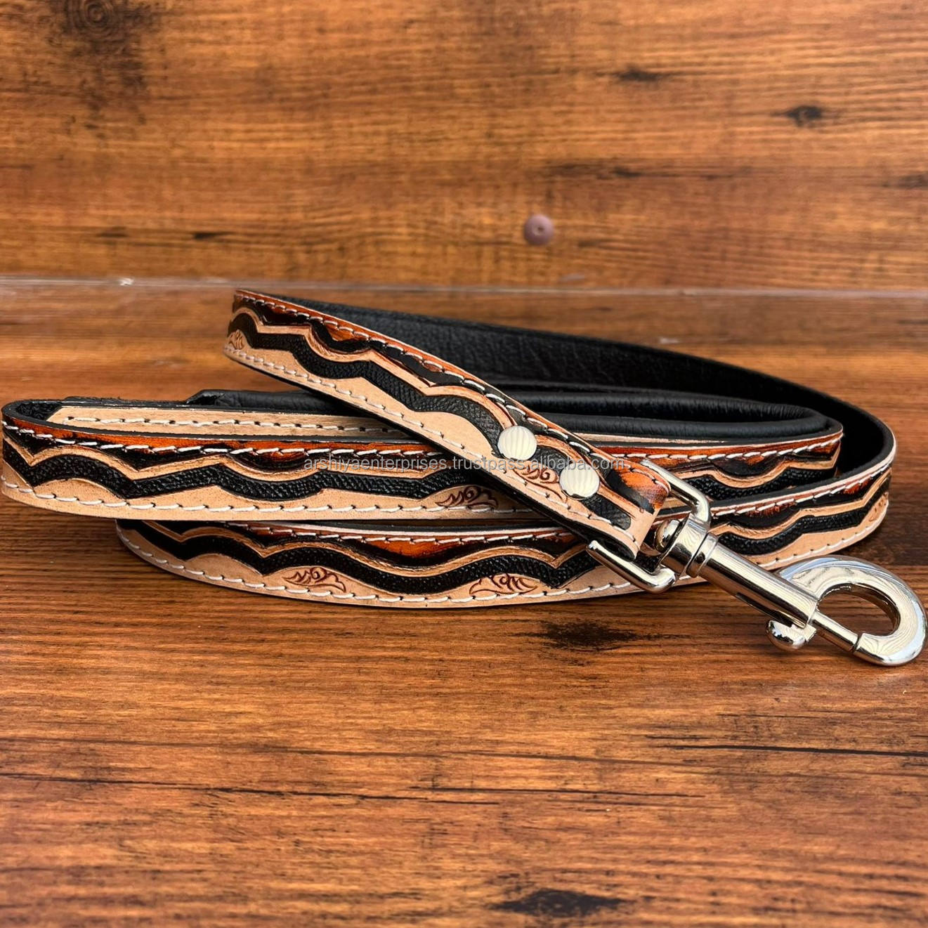 สีน้ำตาล