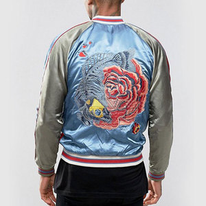 Chaqueta Sukajan Casual de Invierno de Alta Calidad, con Patrón Bordado Elegante en la Parte Delantera, Servicio OEM, Ligera, Cómoda, para Uso Diario - Product Image 4