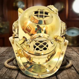 Casque de plongée miniature CHk en laiton poli plaqué or antique, modèle US Navy Mark V, 6 pouces, Nouvel An, Noël - Product Image 3
