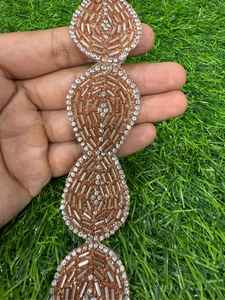 Encaje Cutdana de alta calidad, ideal para prendas de boda, bordes de blusas y prendas étnicas. - Product Image 3