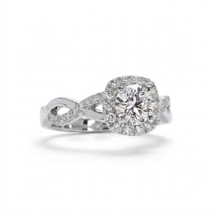 Bague Demi-Éternité Certifiée IGI Couleur E en Or Blanc 18K avec Diamant de Laboratoire et Bande Torsadée 1.30CT Clarté VS1, Bague de Fiançailles Halo - Product Image 1