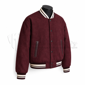Chaqueta Universitaria Personalizada de Gamuza Borgoña, Chaqueta de Béisbol Premium Tipo Letterman, Fabricante de Marca Privada OEM - Product Image 3