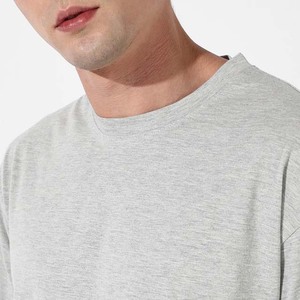 Ensemble décontracté deux pièces pour homme en coton tricoté respirant de haute qualité, t-shirt et short, idéal pour l'été - Product Image 3