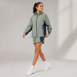 Conjunto de Chaqueta y Pantalones Cortos Deportivos para Mujer, Personalizado de Fábrica, Mezcla de Nailon, Paneles en Contraste, Transpirable, Diseño Personalizado, Marca Privada - Product Image 3