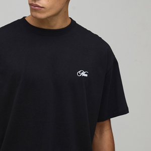 Camiseta Gráfica Estampada para Hombre OEM, Personalizada, Estilo Urbano, Manga Corta, Cuello Redondo, Prenda Casual de Moda - Product Image 4