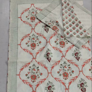 Juego de Ropa de Cama de Algodón Estampado a Mano con Diseño Floral de Jarrones, Hecho en Jaipur, India. - Product Image 1