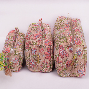 Sac de maquillage portable multifonctionnel en coton matelassé de luxe fait à la main, grand format, unisexe, accessoires de voyage, magnifique motif floral - Product Image 1