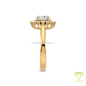 Anillo de Compromiso con Halo de Diamantes Moissanite de Corte Redondo en Oro Amarillo de 14K, Anillo de Promesa de Boda con Diseño Floral para Mujer - Product Image 2