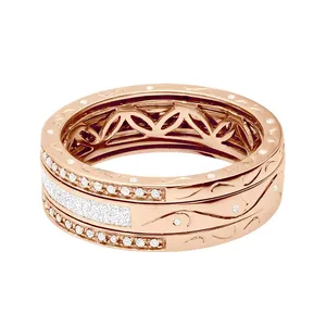 Bague de mariage unisexe EtherStar 1,05 ct en or vintage gravé avec filigrane, sertie d'un diamant taille baguette cultivé en laboratoire - Product Image 1