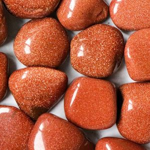 Pierres roulées de pierre d'or rouge naturelle | Pierre d'énergie de pierre précieuse polie en cristal de guérison pour la décoration et le Reiki - Product Image 1