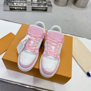 รองเท้าผ้าใบลำลองแฟชั่นดีไซเนอร์ คูตูร์ โลโก้  ทันสมัย คุณภาพสูง หลากหลายรุ่น หนังวัว  แบบผูกเชือก - Product Image 5