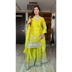 Ensemble haut et dupatta Sarara pour femmes, vêtements de soirée de créateur - Product Image 1
