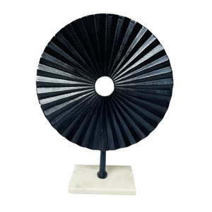 Exhibición de latón moderno hecho a mano, hermosas esculturas redondas, ventilador de mano, adorno de artefacto inspirador, plato europeo como escultura - Product Image 1
