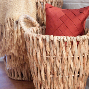 Panier de rangement écologique en jacinthe d'eau, grand panier à linge tressé pour l'organisation et la décoration de la maison, organisateur pour chambre et salle de bain - Product Image 1