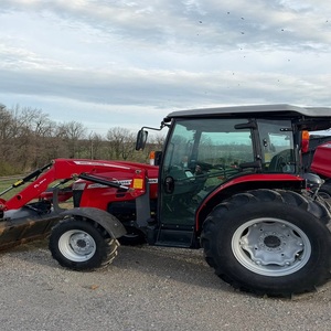 Tracteur Massey Ferguson 2850M fiable à vendre, polyvalent pour la production agricole et les activités agricoles générales - Product Image 5