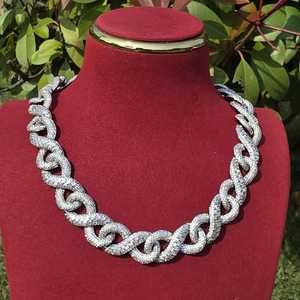 Chaîne Infinity Iced Out plaquée rhodium avec maillons en moissanite et fermoirs sécurisés, collier unisexe pour fête hip-hop - Product Image 1