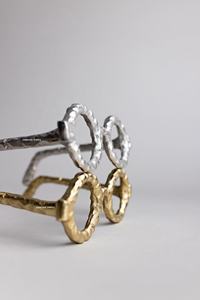 Nouvelle arrivée 2025 Martelé Design Aluminium Lunettes Décor Sculpture Argent - Product Image 5