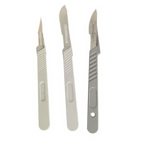 Bisturí Quirúrgico Desechable Estéril con Certificación CE # Bisturí Quirúrgico Dental Manual Clase II con Mango de Plástico/Acero Inoxidable - Product Image 4