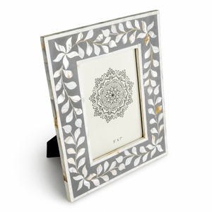 Cadre photo vertical en MDF léger fait main avec incrustation, impression personnalisée pour décoration intérieure de luxe, élégant pour table - Product Image 4