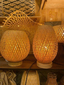 Elegantes lámparas de techo de bambú y ratán | Decoración ecológica vietnamita artesanal - Product Image 2