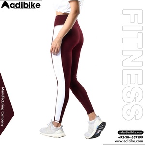 Leggings de Yoga para Mujer Butterfly Soft con Tela Transpirable y Logotipo Personalizado - Product Image 4