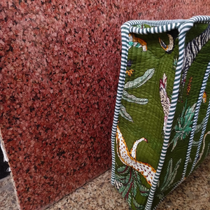 กระเป๋าผ้าฝ้ายเย็บมือลายป่าซาฟารี พิมพ์ลายบล็อก รูปเสือชีตาห์และม้าลาย พร้อมซิปปิด - Product Image 2