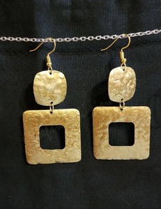 Pendientes Colgantes Cuadrados Martillados Hechos a Mano con Diseño Único, Joyería de Moda Elegante para Mujer, para Salidas Diarias, a Precio Directo de Fábrica - Product Image 4